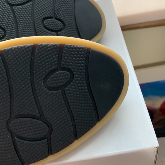 BORN HANDCRAFTED SLIP ON BLACK 7.5 NEW NO BOX - Picture 10 of 11